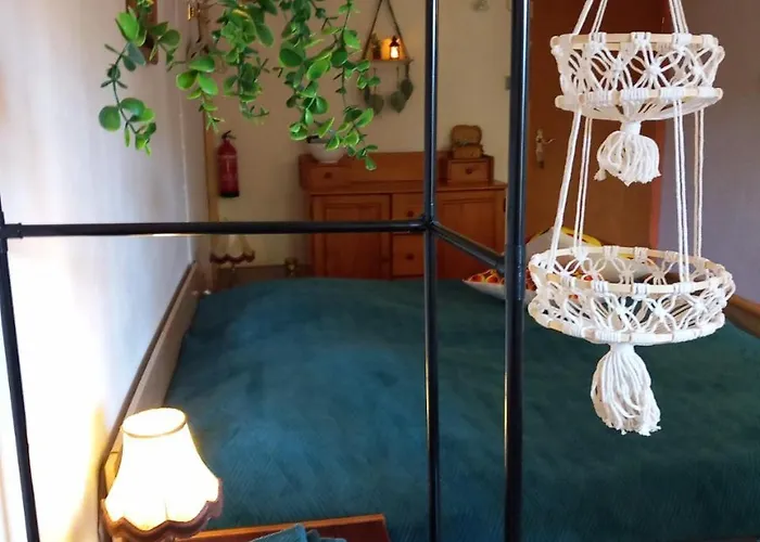 Oudenteak אורחן