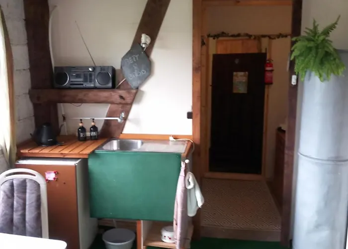 Oudenteak אורחן